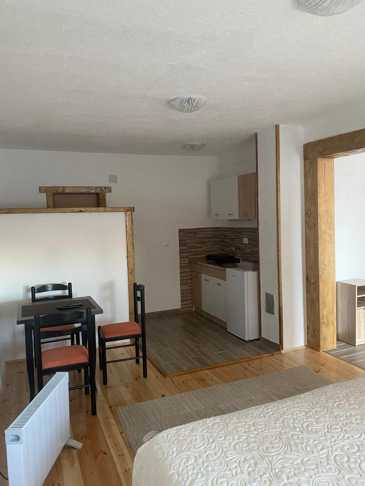 Studio Apartmani V&V Жабляк Экстерьер фото