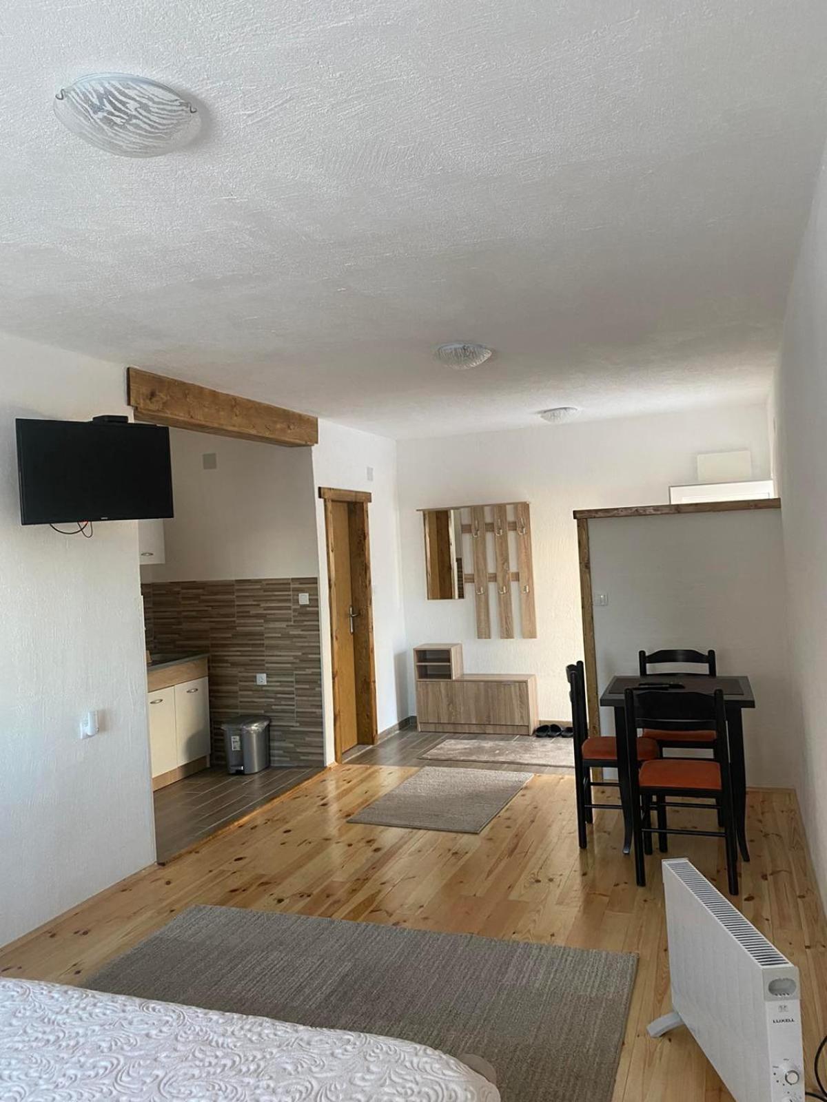Studio Apartmani V&V Жабляк Экстерьер фото